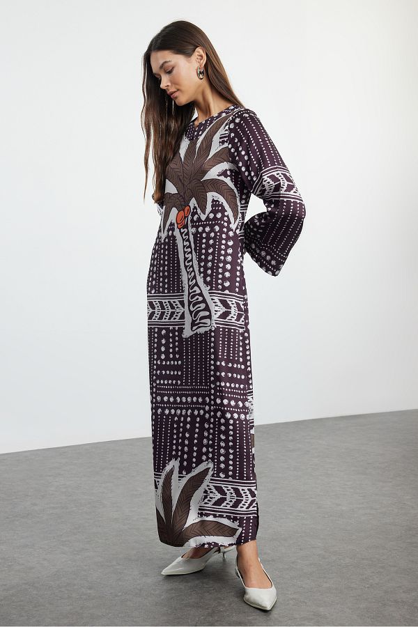 Trendyol Modest-Ciemnobrązowa satynowa sukienka wieczorowa z wzorem etnicznym TCTSS23DB00028 1