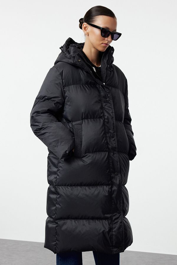 Trendyol Collection-Długa kurtka puchowa - WaTer RepellenT, gęsie pióro, czarna, oversize TWOAW25MO00103 1