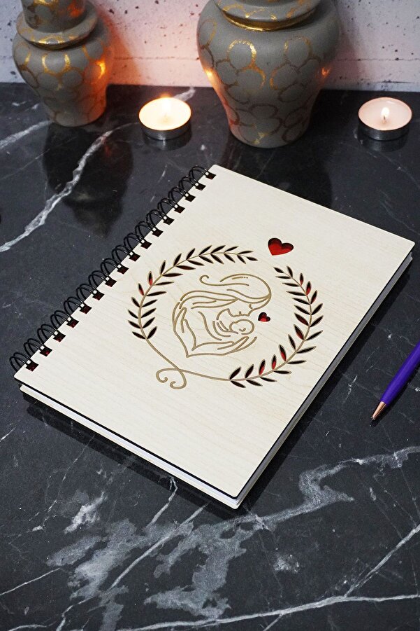 markcat Anne Bebek Temalı Ahşap Kapaklı Defter - Çizgisiz Defter -bebek Hatıra Defteri- A5 Anı Defteri