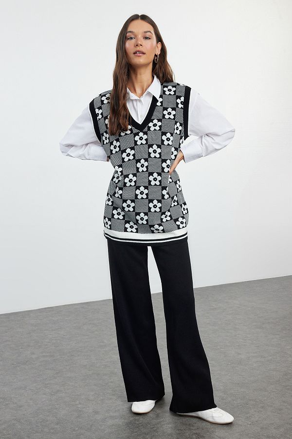 Trendyol Modest-Σετ πλεκτών ζακάρ με καρό μαύρο σχέδιο - Tctaw25us00055 1