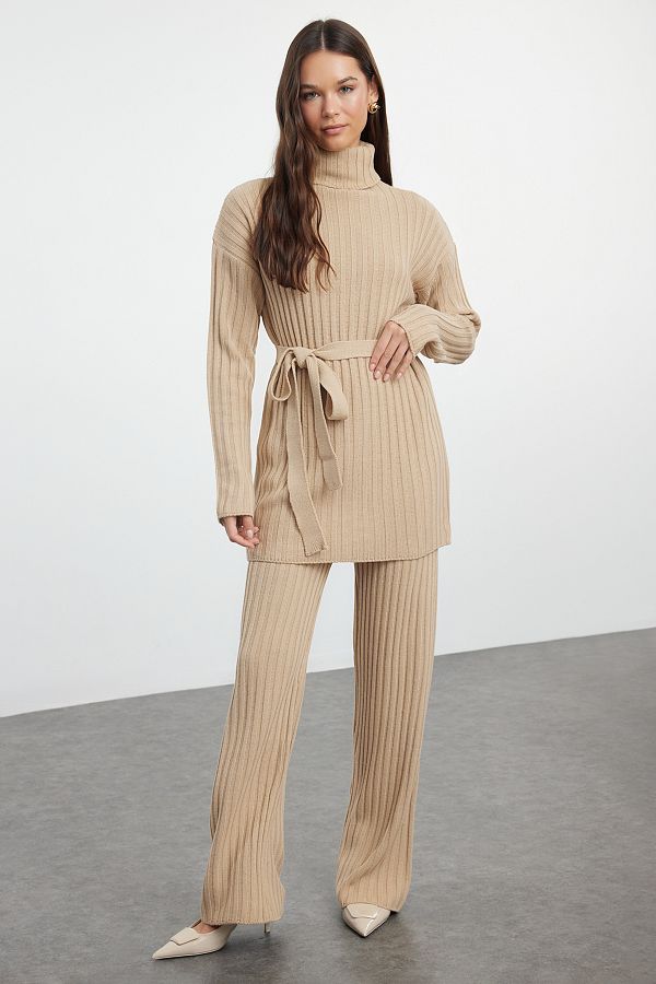 Trendyol Modest-Sada svetrů a kalhot se šňůrou - tmavě béžová TCTAW25US00029 1