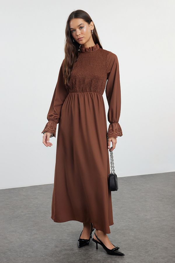 Trendyol Modest-Elastické tmavě hnědé tkané šaty - TCTAW25EB00078 1