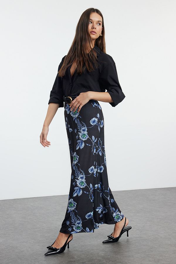 Trendyol Collection-Flexibler Maxirock in A-Linie mit Blumenmuster in Schwarz - TWOAW25ET00017 1