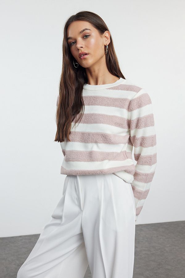 Trendyol Collection-Sweter basic w paski w kolorze ecru - TWOAW25KZ00234 1