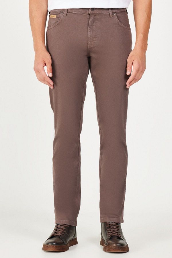 WRANGLER-Texas Slim Fit – Flexible braune Hose mit normaler Taille 1