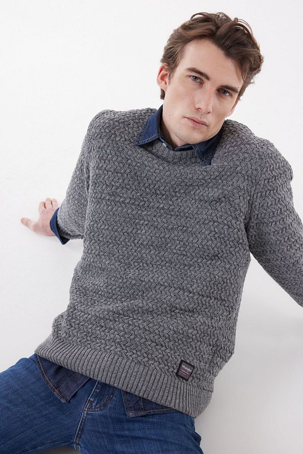 WRANGLER-Graumelierter Strickpullover mit Rundhalsausschnitt – reguläre Passform 1