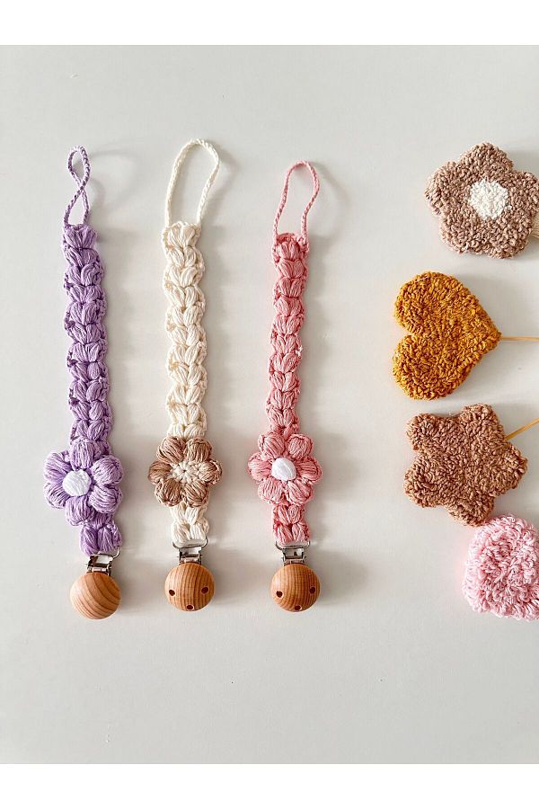 Ortus-Pink Daisy Knitted Chain - Pacifier Strap 1