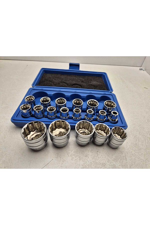 ÜLKÜ HIRDAVAT-Star Patterned Socket Set 1