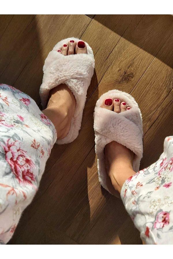 Mare White Cream Beige Furry House Slippers