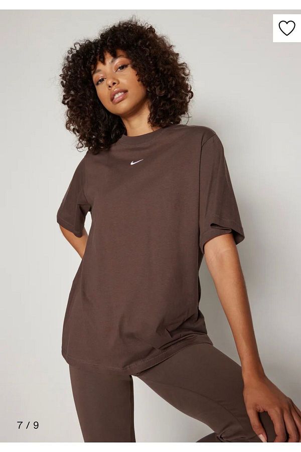 ★★Nike★★ Sportswear loose short sleeve crop t-shirt W ar Nike Sportswear Women's Loose Short-Sleeve Cropped T-Shirt