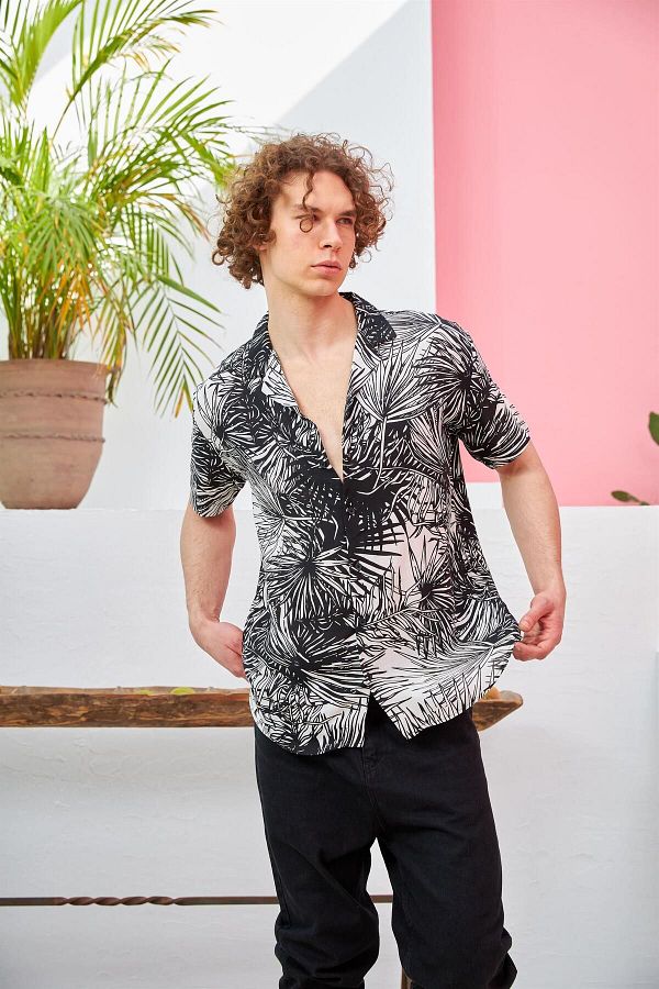 Rocqerx-R-3669 Apache Collar Palm Patterned Short Sleeve Shirt 1