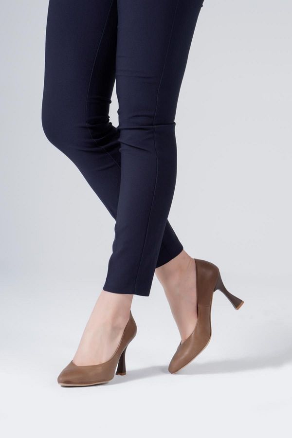CZ London-Damenschuhe aus echtem Leder mit spitzer Spitze und Kelchabsatz 1