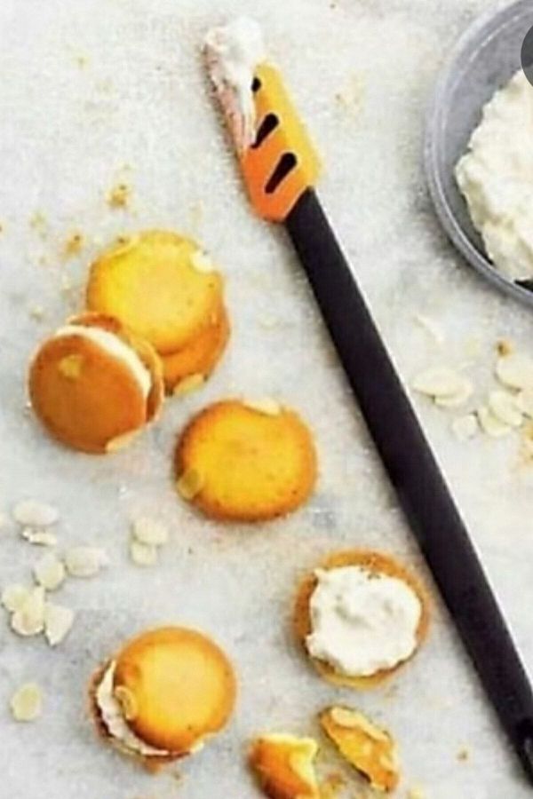 Tupperware-Thin Spatula 1