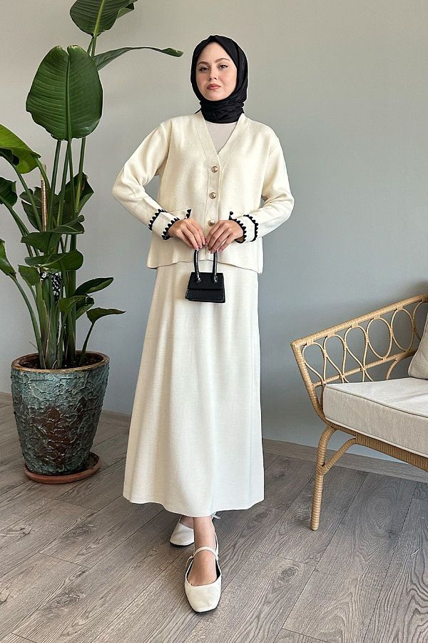 InStyle-Ecru Knitwear Set - Skirt with Stitching Detail 1