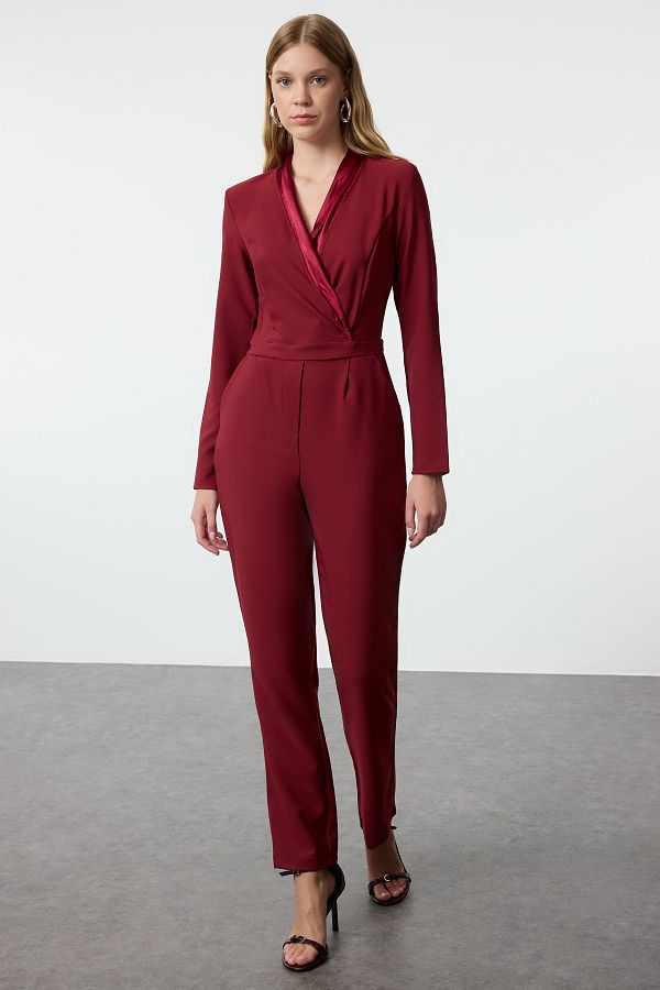 Trendyol Collection-Burgunderroter Jumpsuit aus gewebtem Satin – lang, limitierte Auflage, Kragendetail TWOAW23TU00052 1