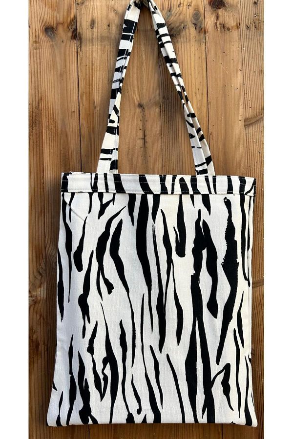 daystore-Zebra Patterned Canvas Tote Bag 1