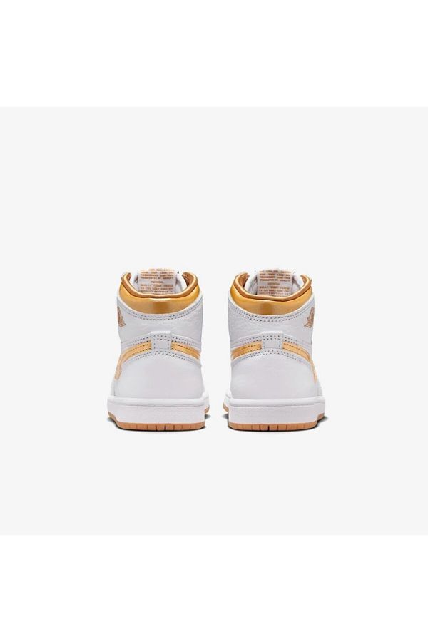 Boys gold jordans 2025