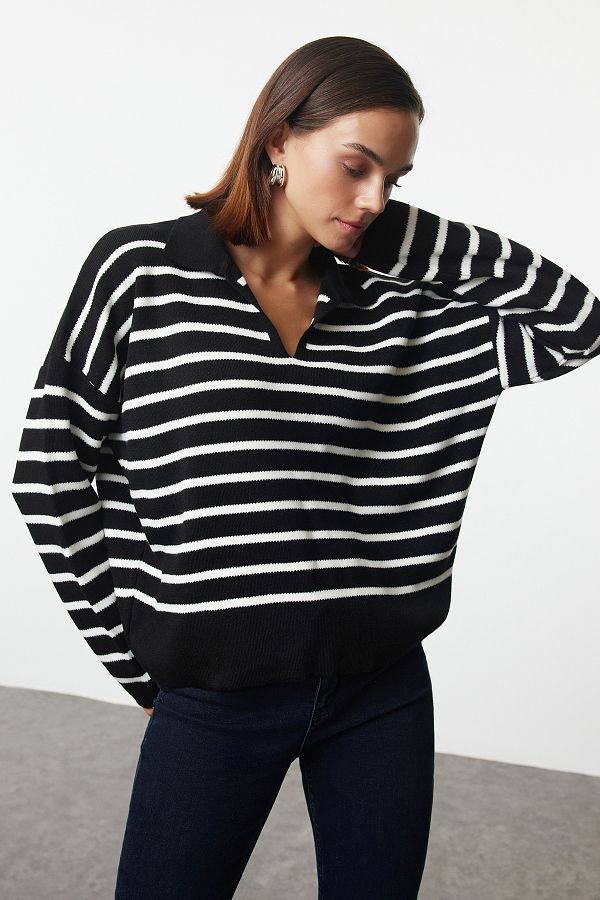 Trendyol Collection-Golf w paski, duży sweter z dzianiny - czarny Twoaw25kz00341 1