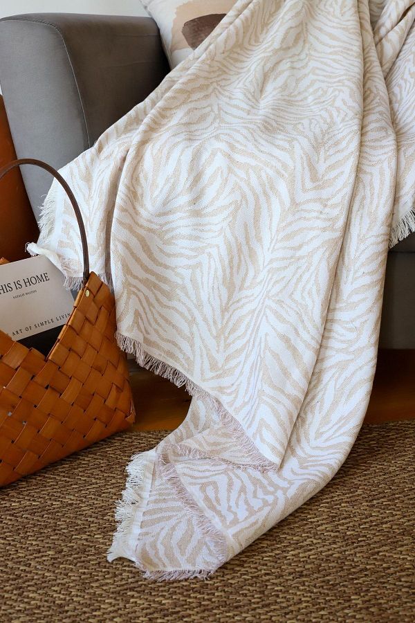 kozavitrin-Beige Zebra Patterned Sofa and Bedspread - 160X220 1