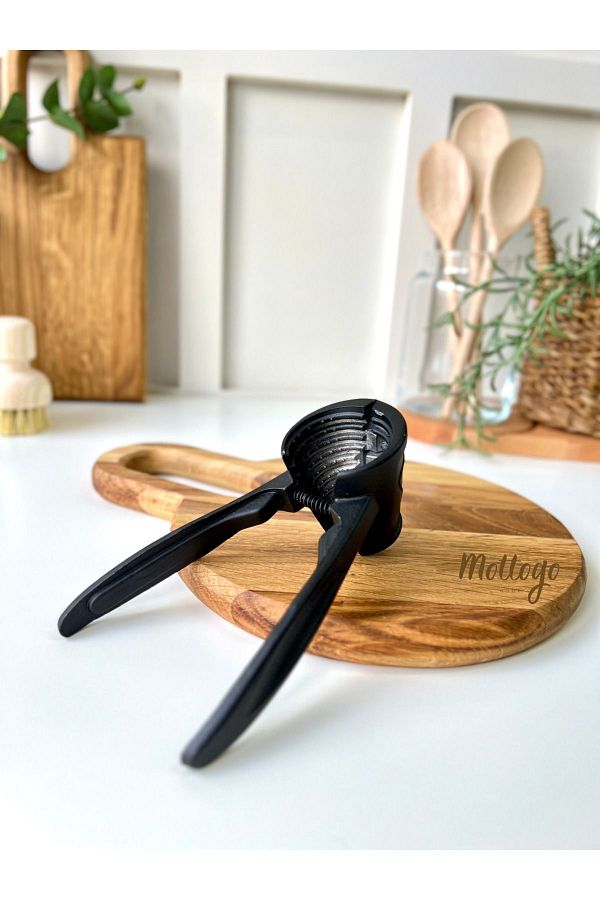Mottogo-Casting Walnut Crushing Tool - Hazelnut Cracker 1