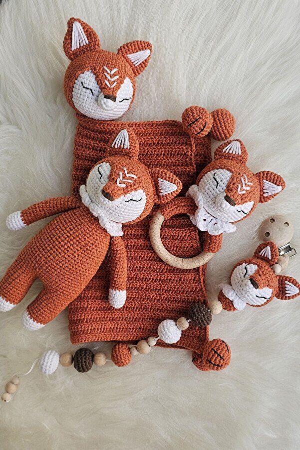 kelebeginruyasihobievi Amigurumi Uyku Arkadaşı Geyik Battaniyeli  Çıngırak ve Emzik Zinciri 4'lü Set