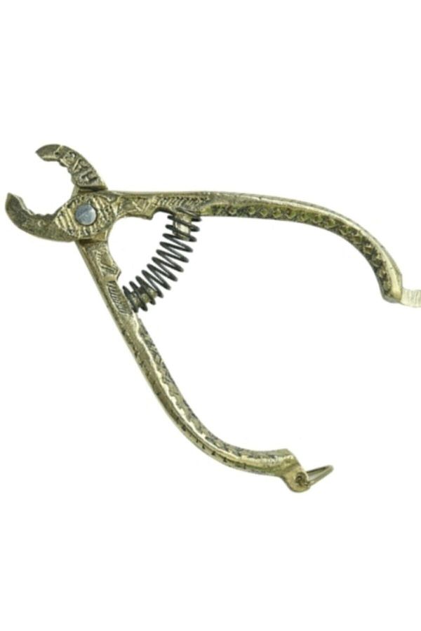 Bakkal Hasan-metal Peanut Cracker - Practical and stylish Design 1
