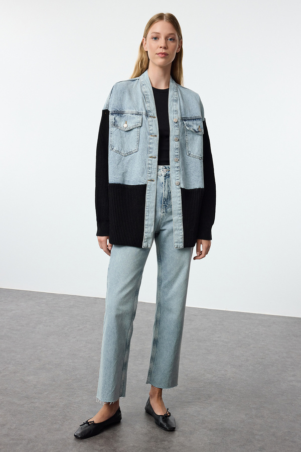 Trendyol Collection-Modrá černá pletenina Detailní kontrastní barevný blok Oversize džínová bunda TWOAW25CE00025 1