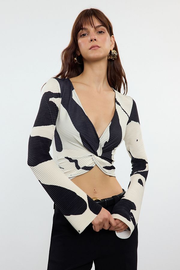 Trendyol Collection-Ecru*001 - Abstract Patterned, Pleated and Knot Detailed Crop Knitted Blouse TWOAW25BZ00182 1