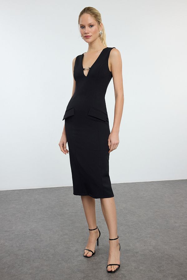 Deep decollete dress hotsell