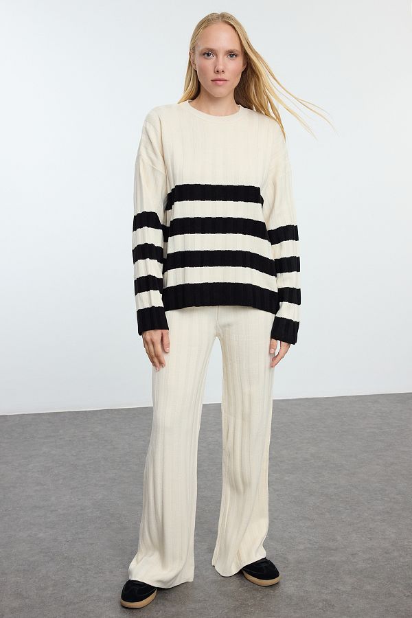 Trendyol Collection-Ecru Knitwear Top and Bottom Set - Color Block Twoaw25Au00065 1