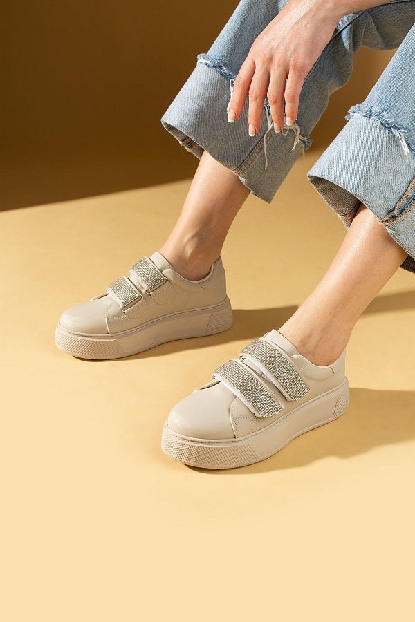 Strap sports shoes new arrivals