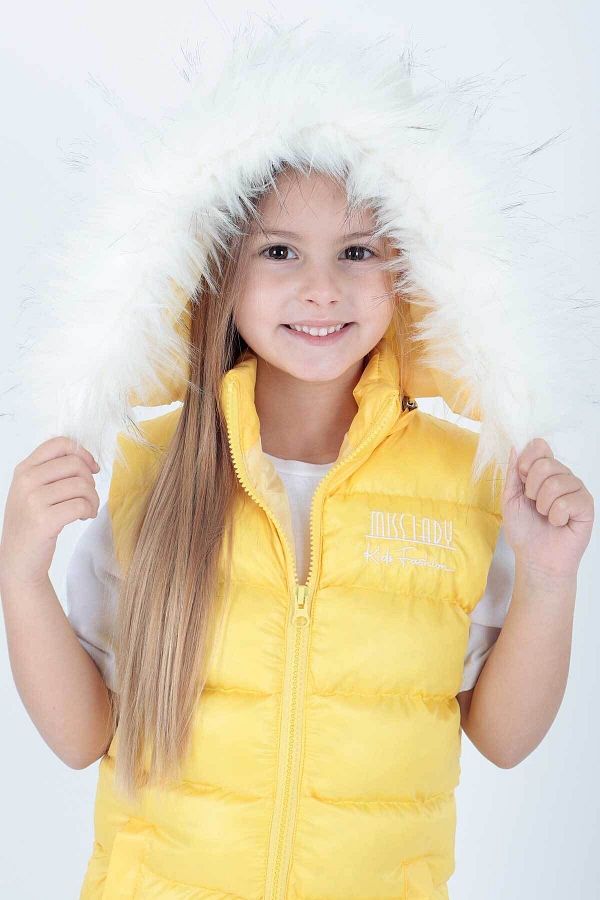AHENG M Girl s Trend Furry Hooded Puffer Vest Ak 215657 Trendyol