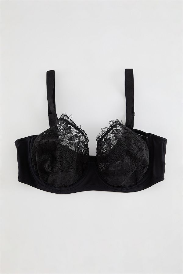 Trendyol Curve-Podprsenka s černými krajkovými třásněmi Plus Size - TBBAW25CW00002 1