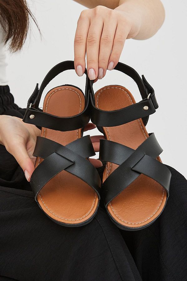 Moda Devrin-Black Cross Adjustable Velcro Sandals 1