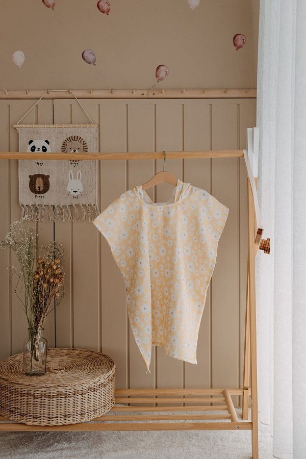 Meymen Baby-Organic Muslin Poncho with Daisy-Snaps 1
