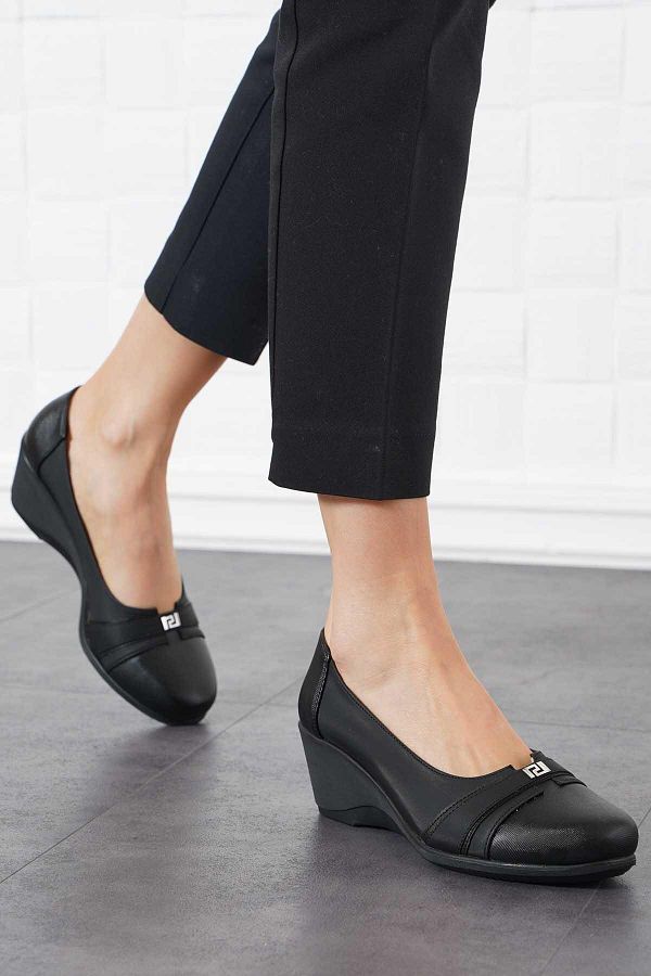 Moda Pie Beaker Belted Women s Wedge Shoes Black Satin Trendyol