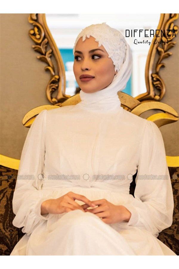 Differenza-Ecru Sultan Wrapped Shawl 1