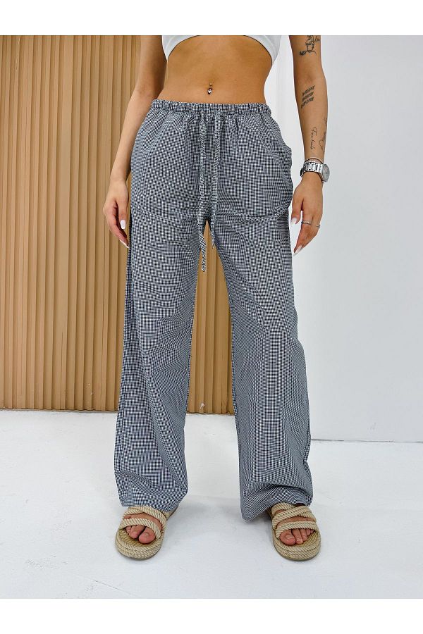 King Brothers-Black Plaid Women's Sweatpants - Comfortable and Stylish, Low Waist, Wide Legs and Pockets 1