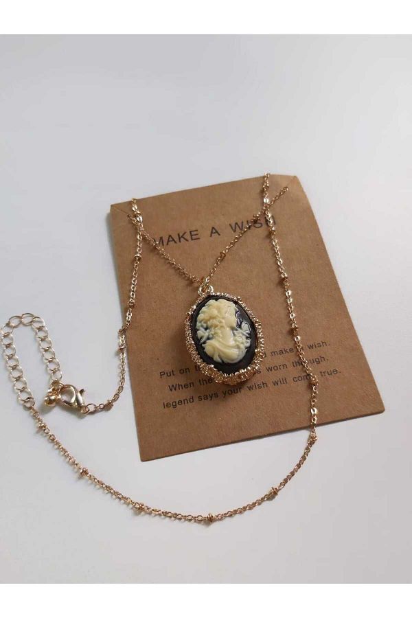 ROBE Vintage Long Chain Cameo Necklace