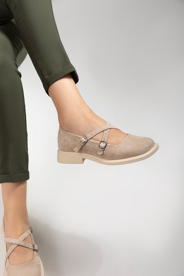 Astar shoes store
