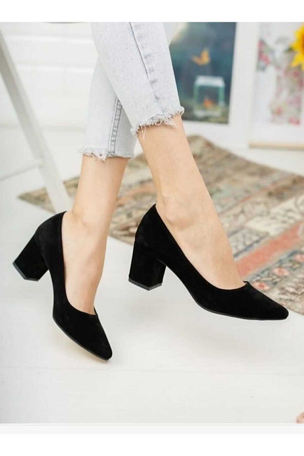 Suede low heel pumps deals
