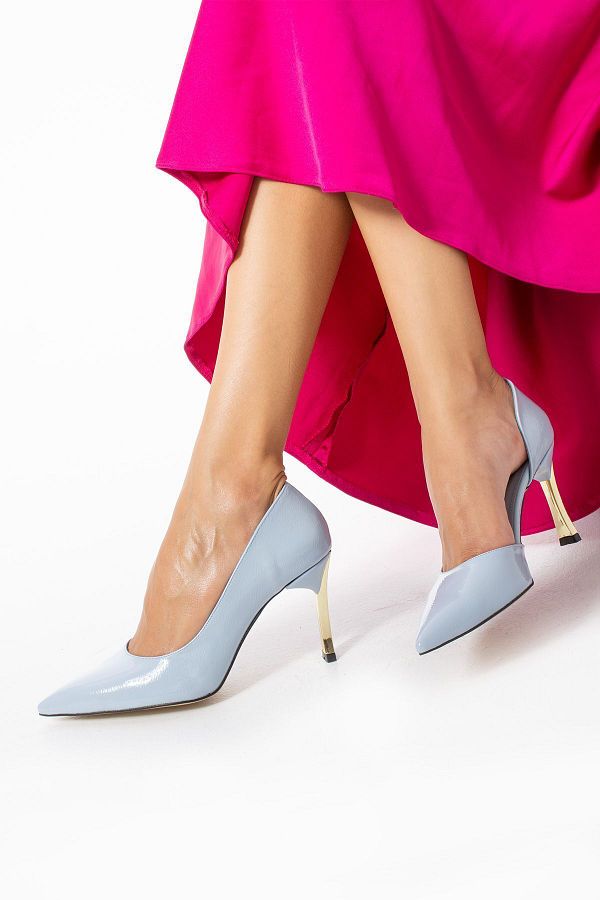 Stylish work shoes top