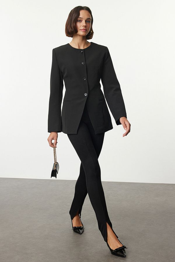 Trendyol Collection-Schwarze, taillierte, gewebte Blazerjacke mit Rundhalsausschnitt und Rundhalsausschnitt TWOAW25BC00009 1