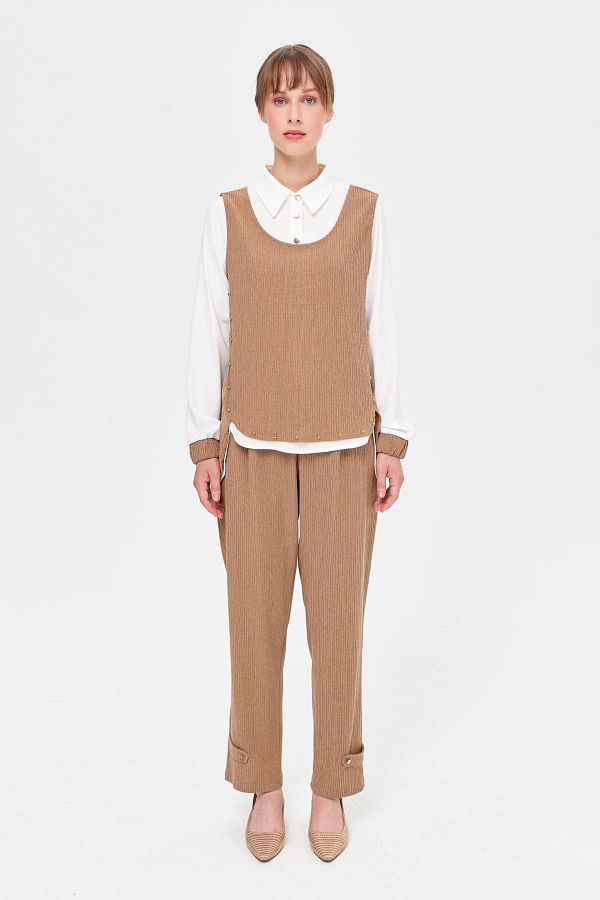 Esswaap-Camel Colored Retro Textured Three Pants Set 1