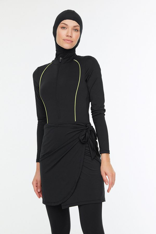 Trendyol Modest-Schwarz gestreiftes, detailliertes 4-teiliges Surf-Badeanzug-Set TCTSS22CF0018 1
