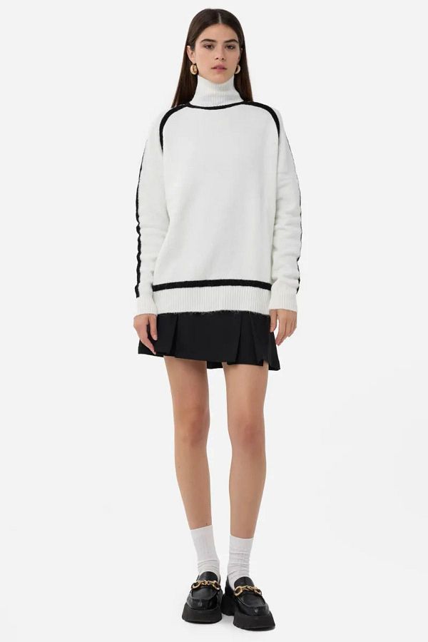Hiccup-Oversize Knitted Sweater with Contrast Detail 1