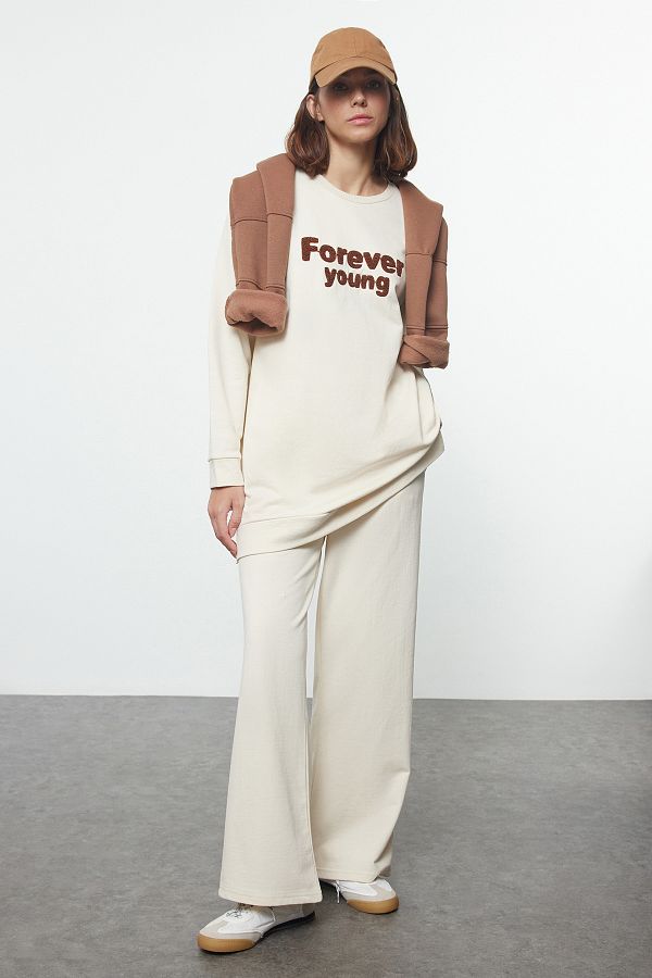 Trendyol Modest-Soft Furry Beige Knitted Tracksuit Set - Slogan Printed Tctaw23En00063 1
