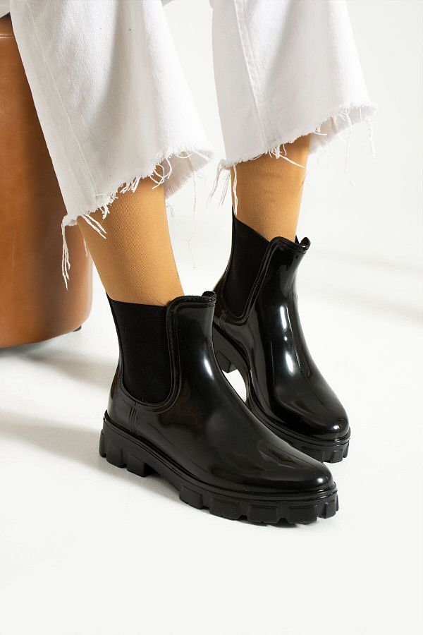 Casual shoes for rain cheap