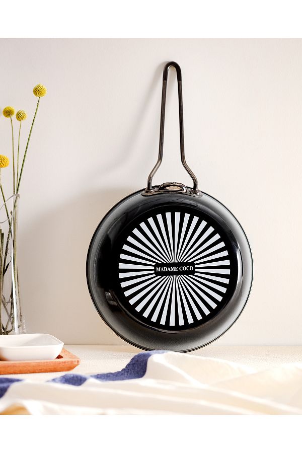 Madame Coco-Gray La Garde Pan 1