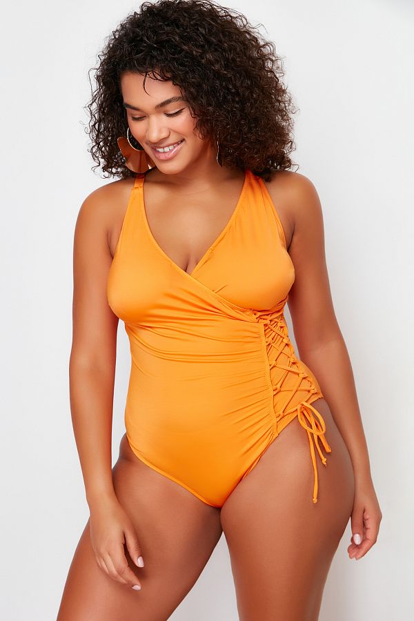 Trendyol Curve-Orangefarbener, zweireihiger Badeanzug in Übergröße mit Bindedetail TBBSS23AM00034 1